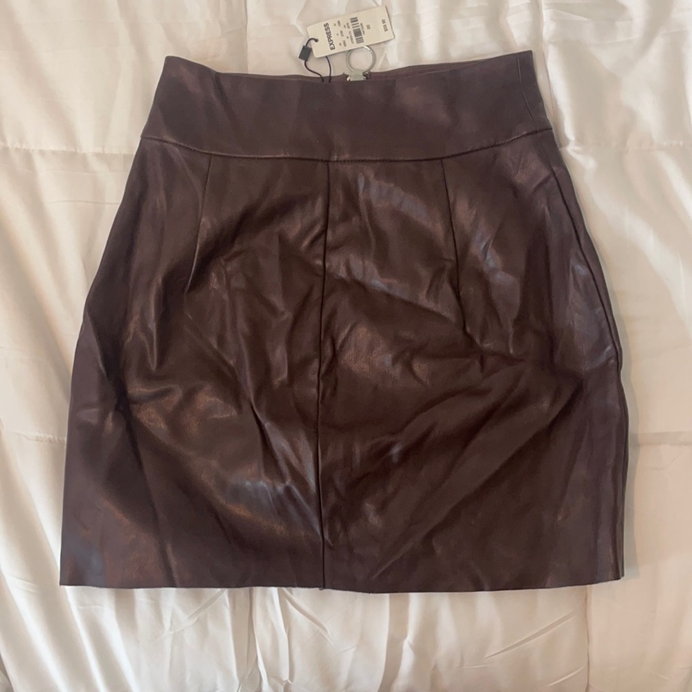 Express zip up leather skirt